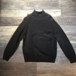 Men’s Gap sweater that’s isn’t worn anymore